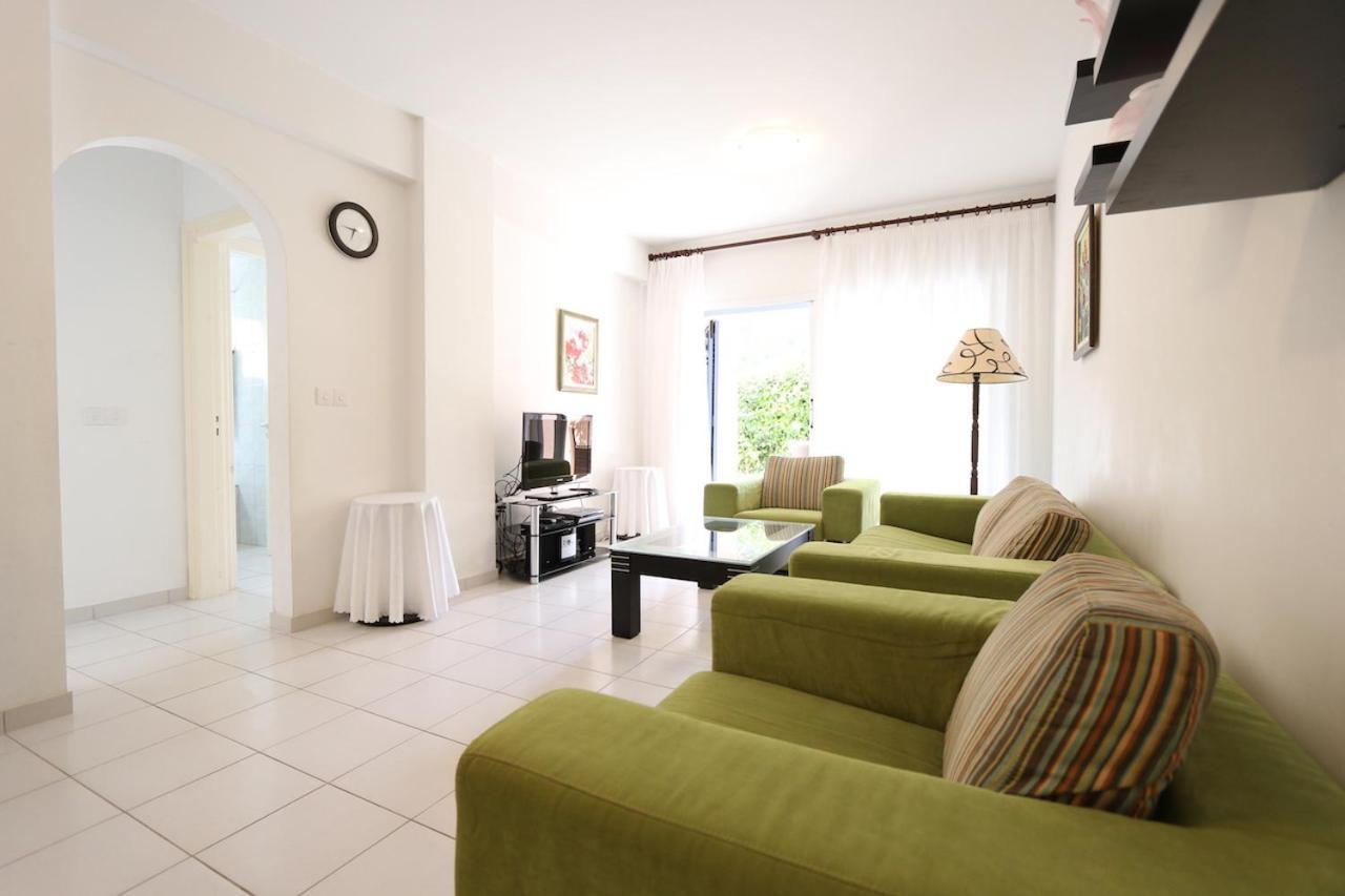 Victor Apartment Paphos Extérieur photo