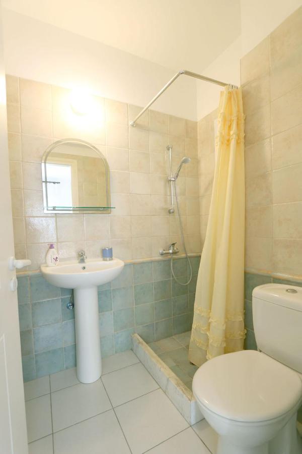 Victor Apartment Paphos Extérieur photo