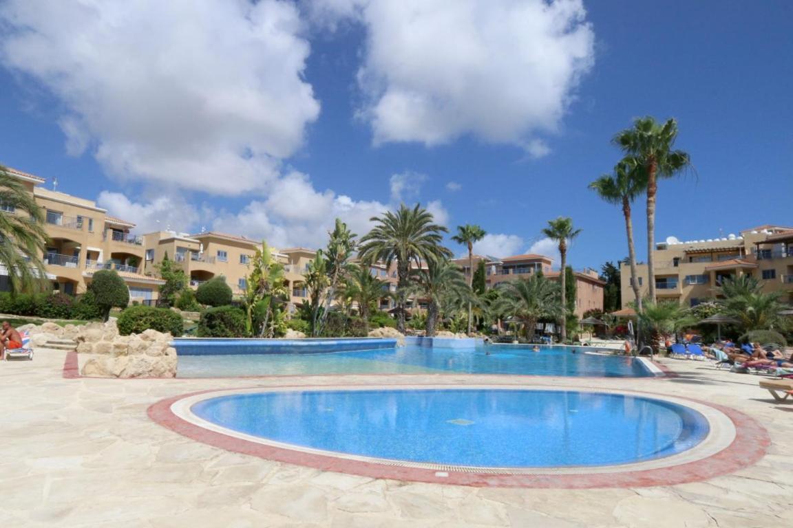 Victor Apartment Paphos Extérieur photo