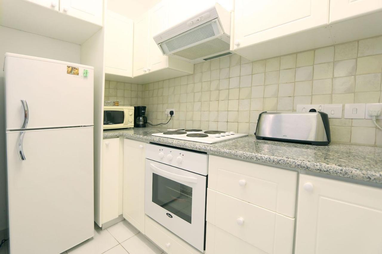 Victor Apartment Paphos Extérieur photo